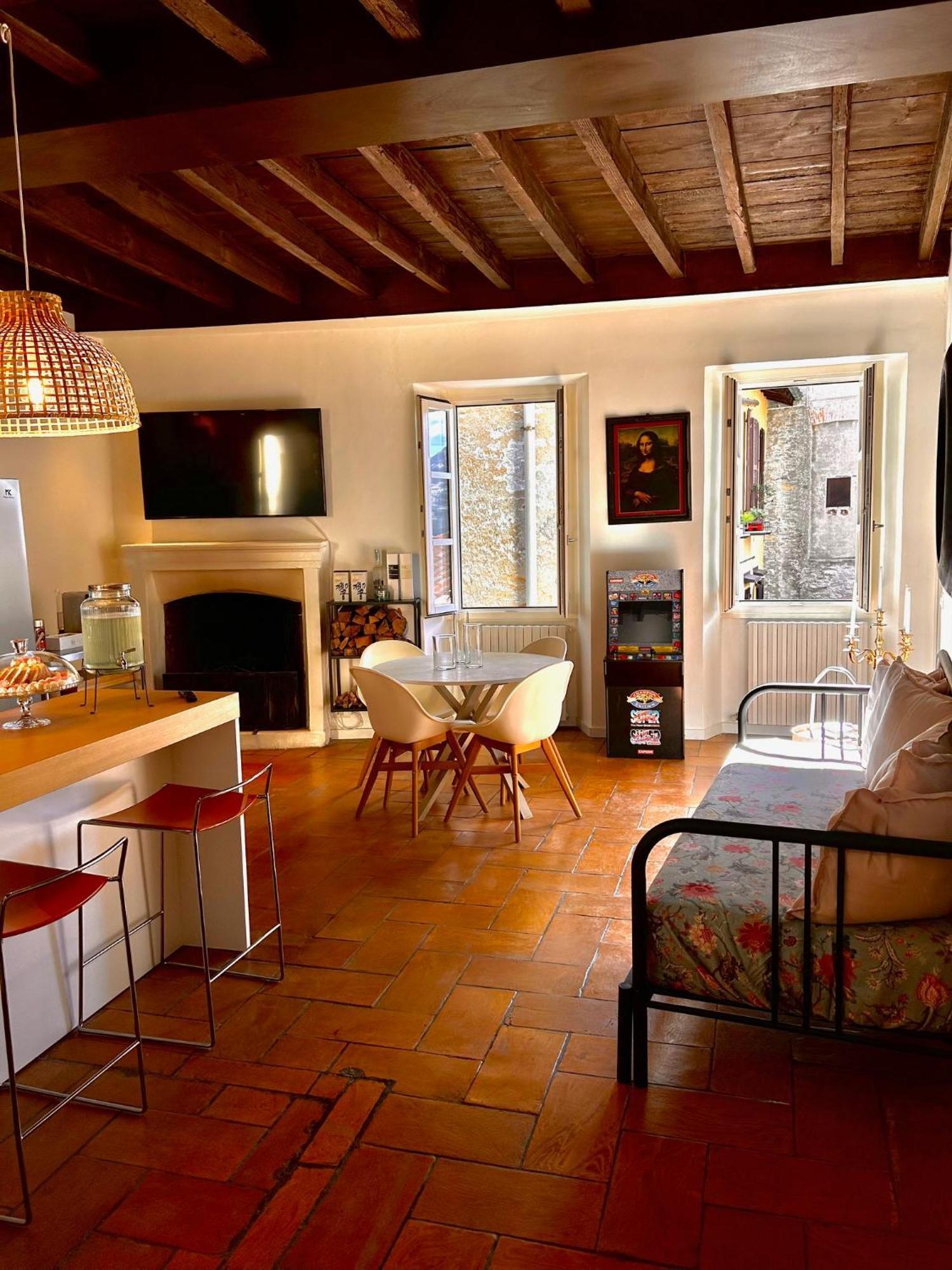 Casa Vacanze Viacoloniola37 โกโม ภายนอก รูปภาพ