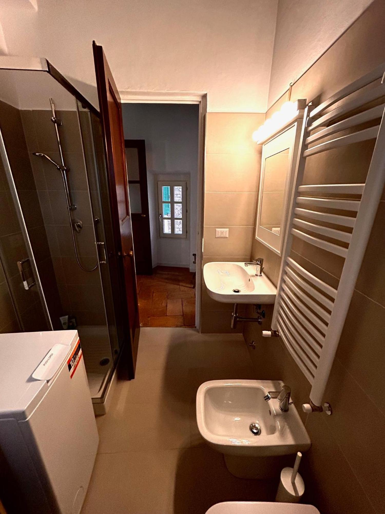 Casa Vacanze Viacoloniola37 โกโม ภายนอก รูปภาพ