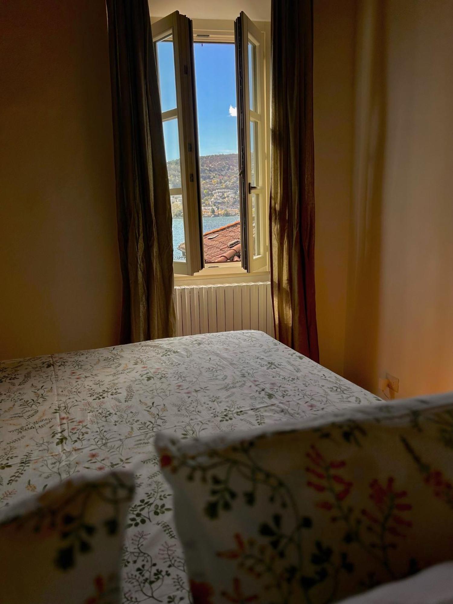 Casa Vacanze Viacoloniola37 โกโม ภายนอก รูปภาพ